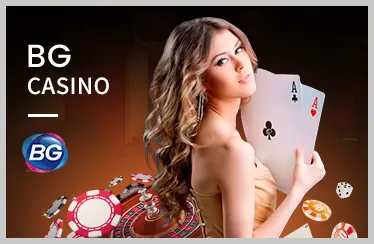 Bàn chơi Poker với chip và bài
